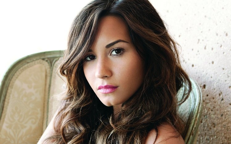 Demi Lovato Theme screenshot #10
