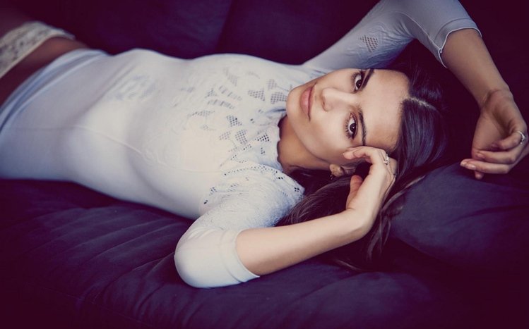 Kendall Jenner Theme screenshot #9