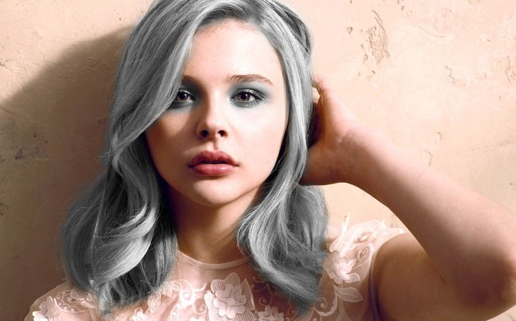 Chloe Grace Moretz Windows 11/10 Theme 