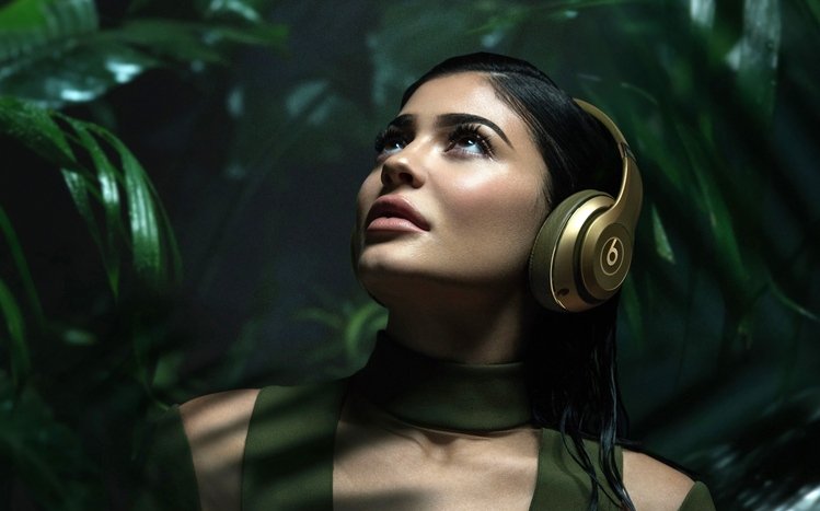 Kylie Jenner Theme screenshot #9