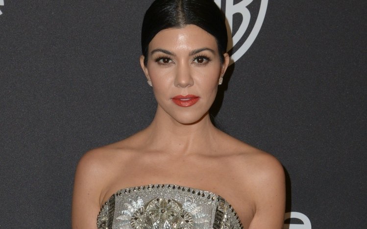 Kourtney Kardashian Theme screenshot #11