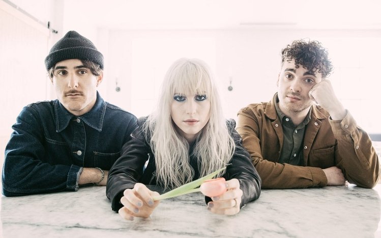 Paramore "After Laughter" Theme screenshot #3