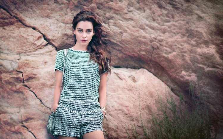 Emilia Clarke Theme screenshot #16