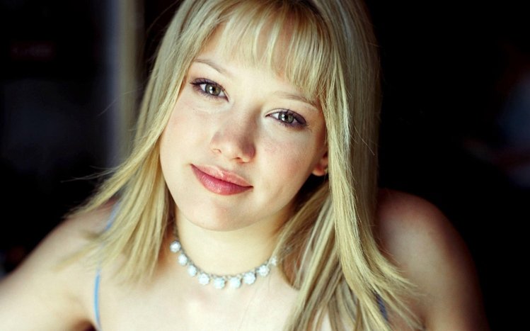 Hilary Duff Theme screenshot #12