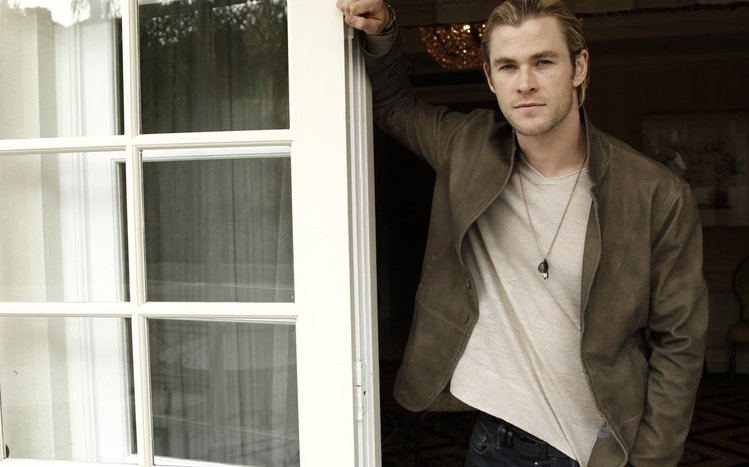 Chris Hemsworth Theme screenshot #1