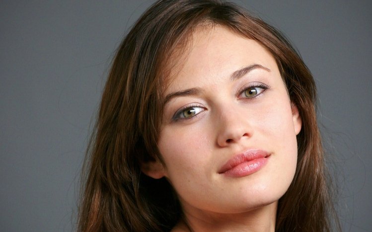 Olga Kurylenko Theme screenshot #10