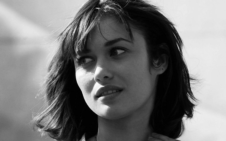 Olga Kurylenko Theme screenshot #12