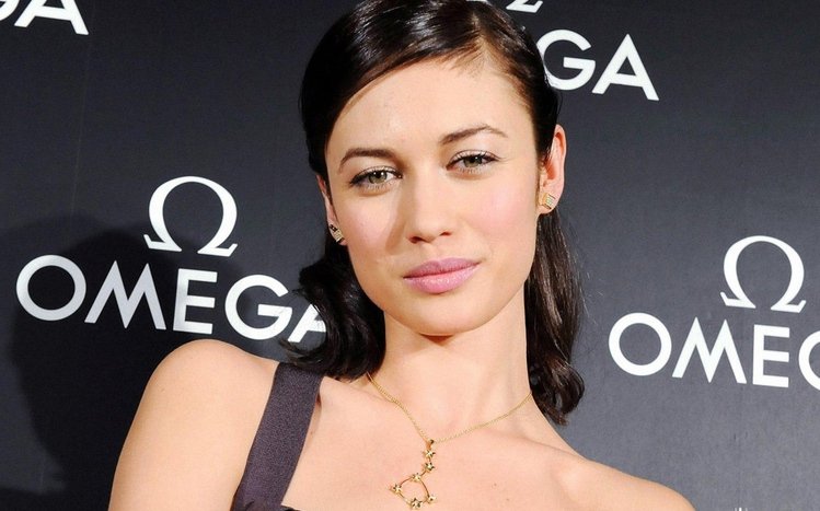 Olga Kurylenko Theme screenshot #15