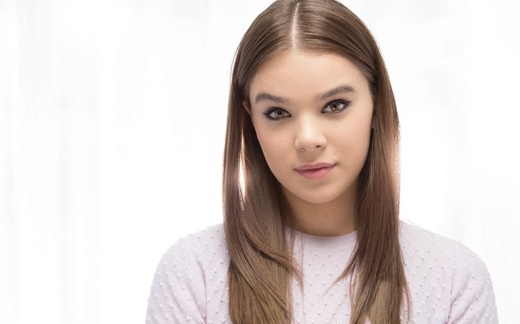 Hailee Steinfeld Theme screenshot #9