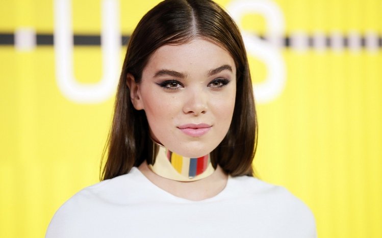 Hailee Steinfeld Theme screenshot #13