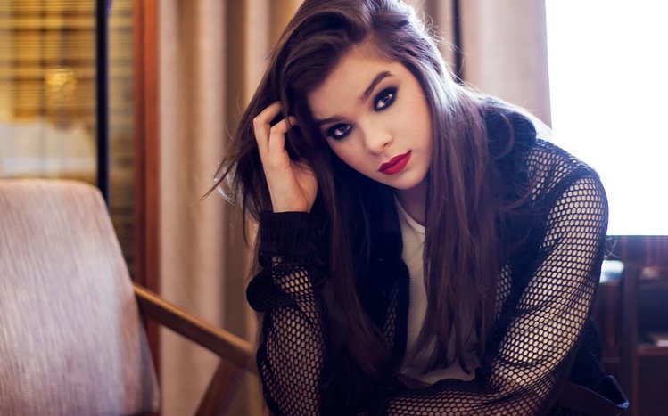Hailee Steinfeld Theme screenshot #5