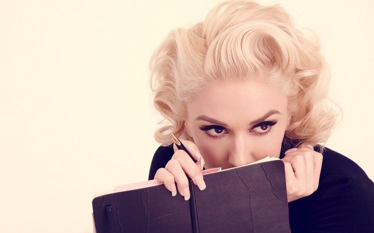 Gwen Stefani Theme screenshot #11
