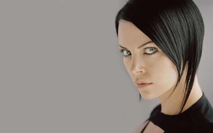 Charlize Theron Theme screenshot #17