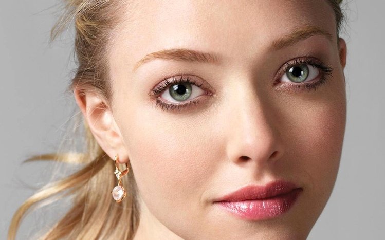 Amanda Seyfried Theme screenshot #8