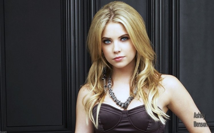 Ashley Benson Theme screenshot #19