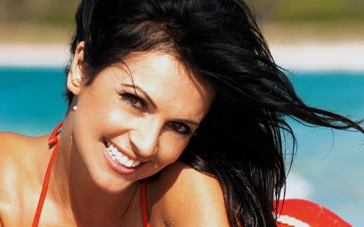 Denise Milani Theme screenshot #4